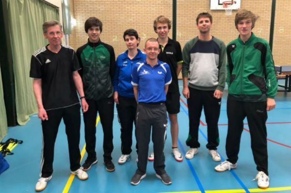 Zes kandidaten slagen voor opleiding Tafeltennistrainer 2
