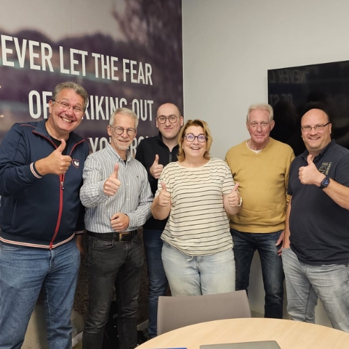 Vijf internationale scheidsrechters rijker!
