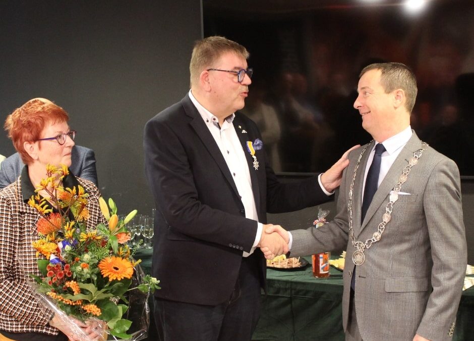 Aftredend voorzitter Jan Simons ontvangt Koninklijke onderscheiding