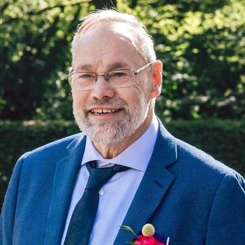 In memoriam Jan Emmens